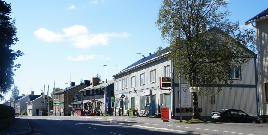 Storgatan i Malå sedd från Filadelfia